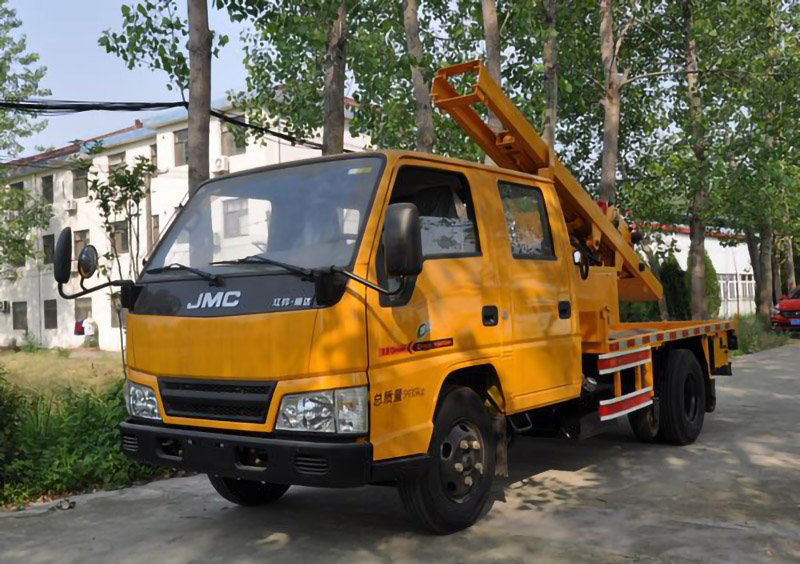 公路護(hù)欄搶修車